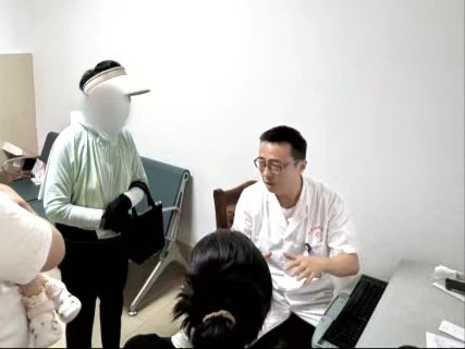 院網(wǎng)站-健康同行，“暑”你最棒——淮南市婦幼保健院（市兒童醫(yī)院）成功舉辦暑期生長發(fā)育義診活動682