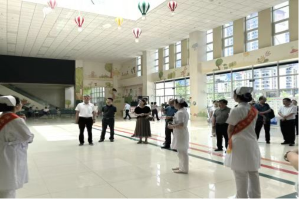 淮南市兒童友好醫(yī)院建設(shè)推進會在市婦幼保健院召開723